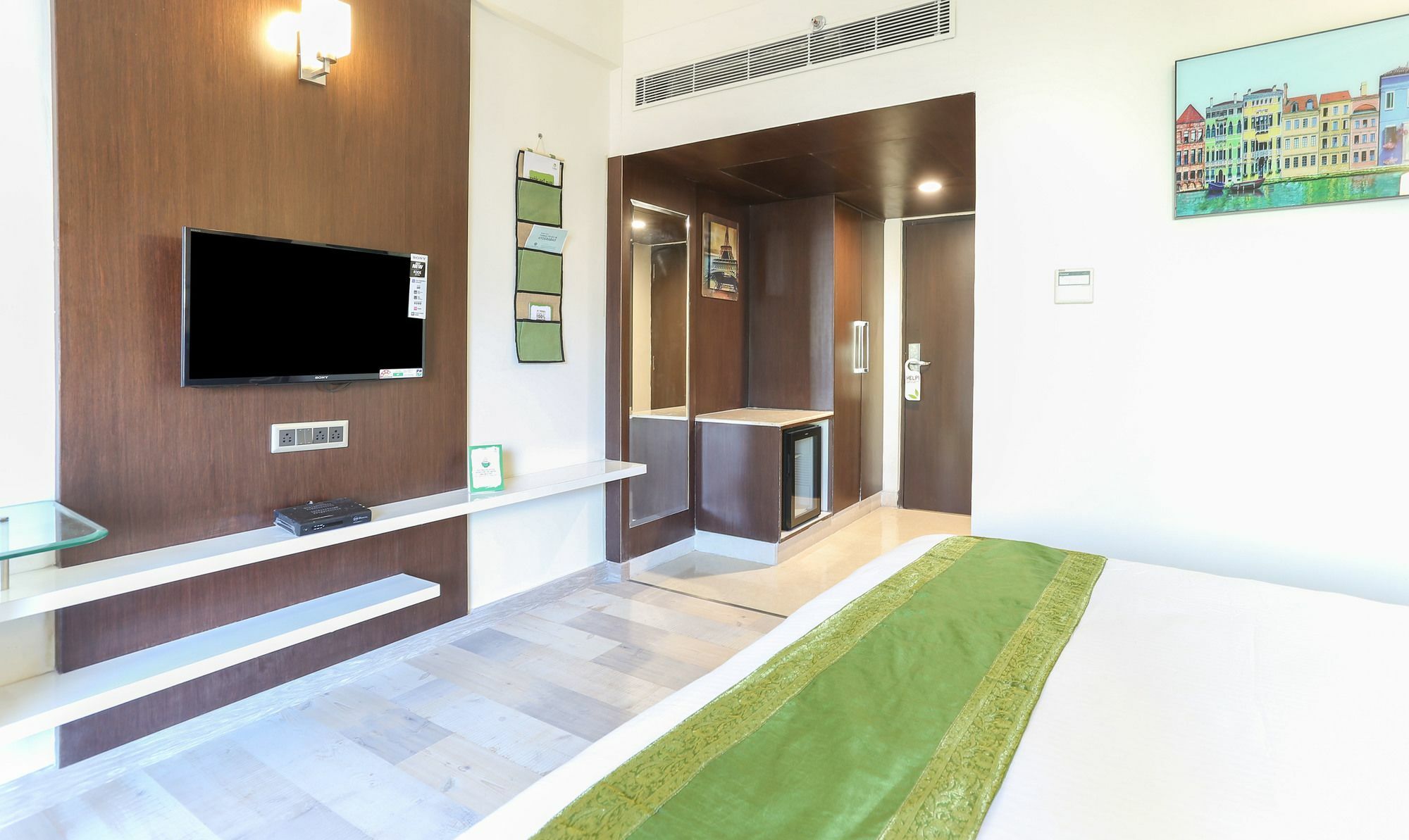 Treebo Trend Wood Bridge Hotel Хидерабад Екстериор снимка