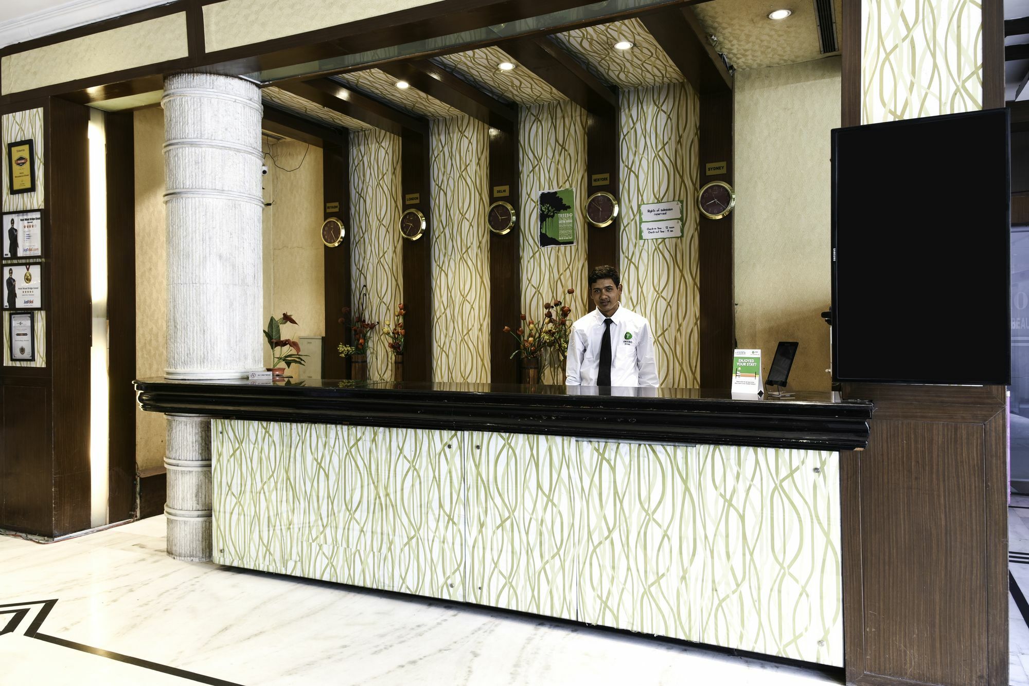 Treebo Trend Wood Bridge Hotel Хидерабад Екстериор снимка